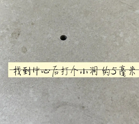 淮滨瓷砖空鼓维修公司专业解答在瓷砖铺贴过程中，如果砂料搅拌不均匀，将会带来以下问题